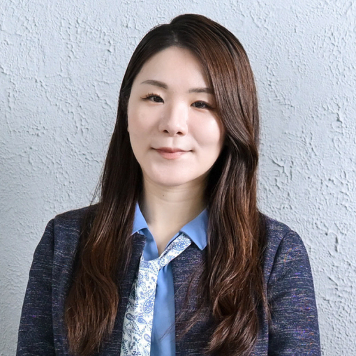 國本 知里氏