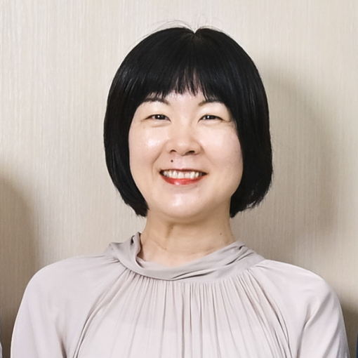 川端 綾